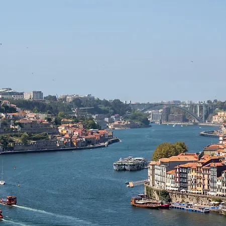 Bright 3br Flat Near Douro With Ac By Lovelystay Lägenhet *