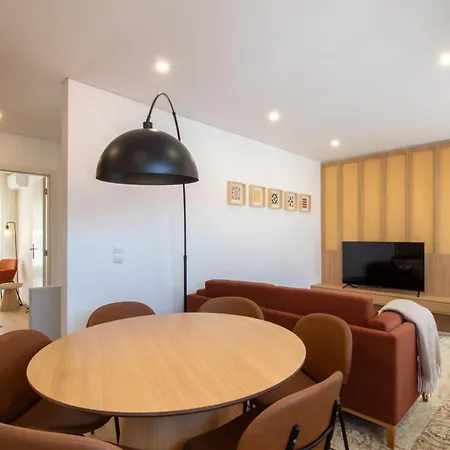 Bright 3br Flat Near Douro With Ac By Lovelystay