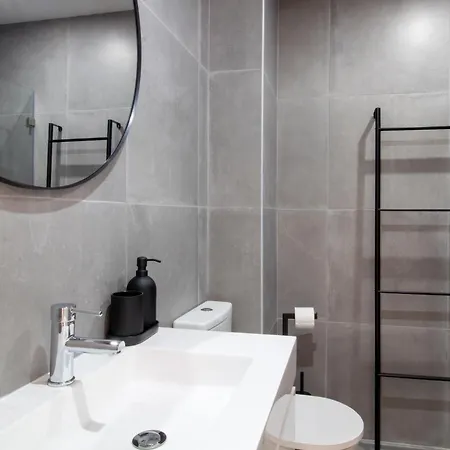 Bright 3br Flat Near Douro With Ac By Lovelystay *