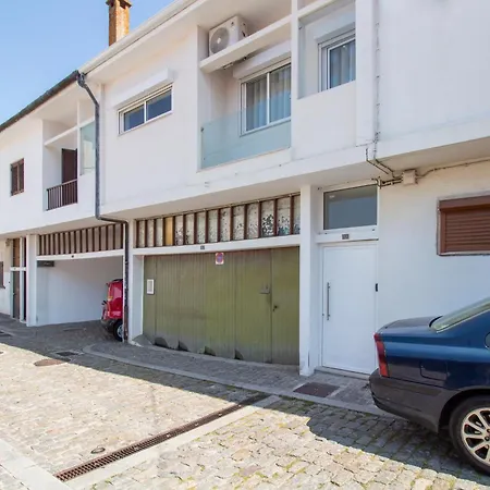 Bright 3br Flat Near Douro With Ac By Lovelystay ヴィラ・ノヴァ・デ・ガイア