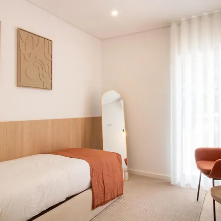 Bright 3br Flat Near Douro With Ac By Lovelystay