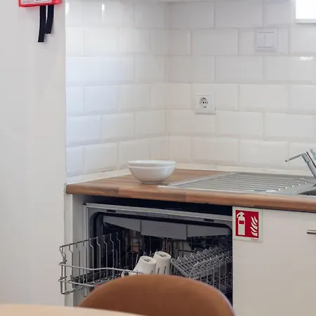 Διαμέρισμα Bright 3br Flat Near Douro With Ac By Lovelystay *