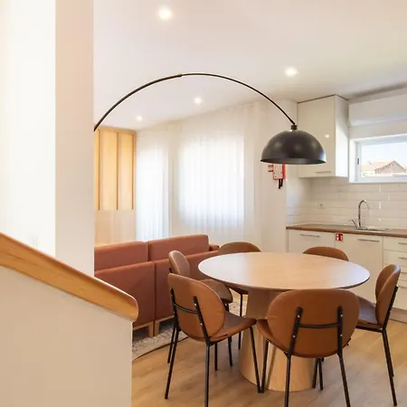 Διαμέρισμα Bright 3br Flat Near Douro With Ac By Lovelystay *