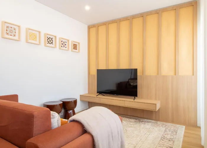 Bright 3br Flat Near Douro With Ac By Lovelystay 加亚新城